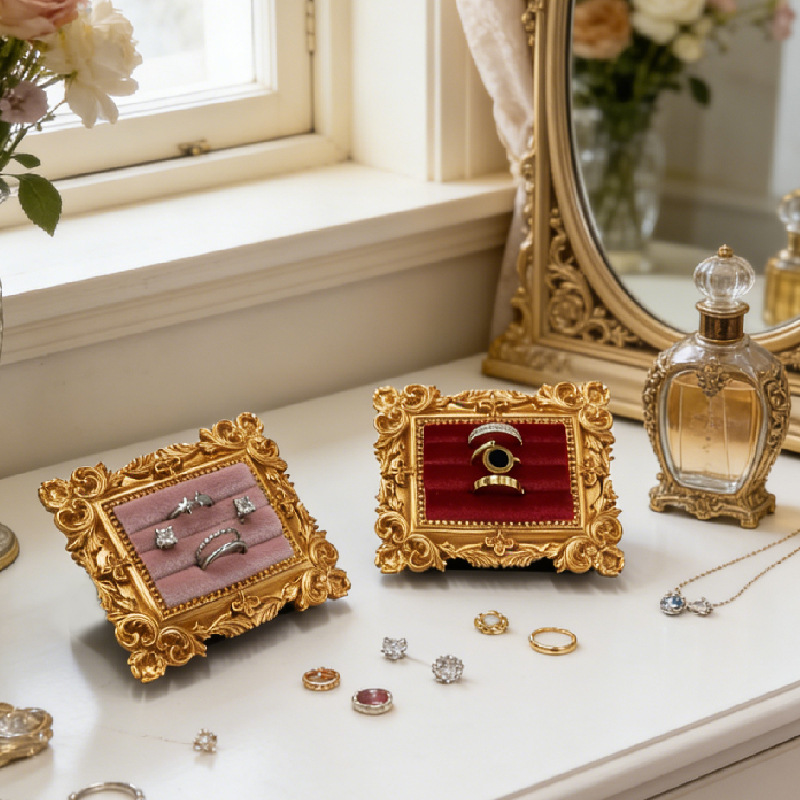 Body Jewelry Websites - Présentoir à bagues vintage en forme
