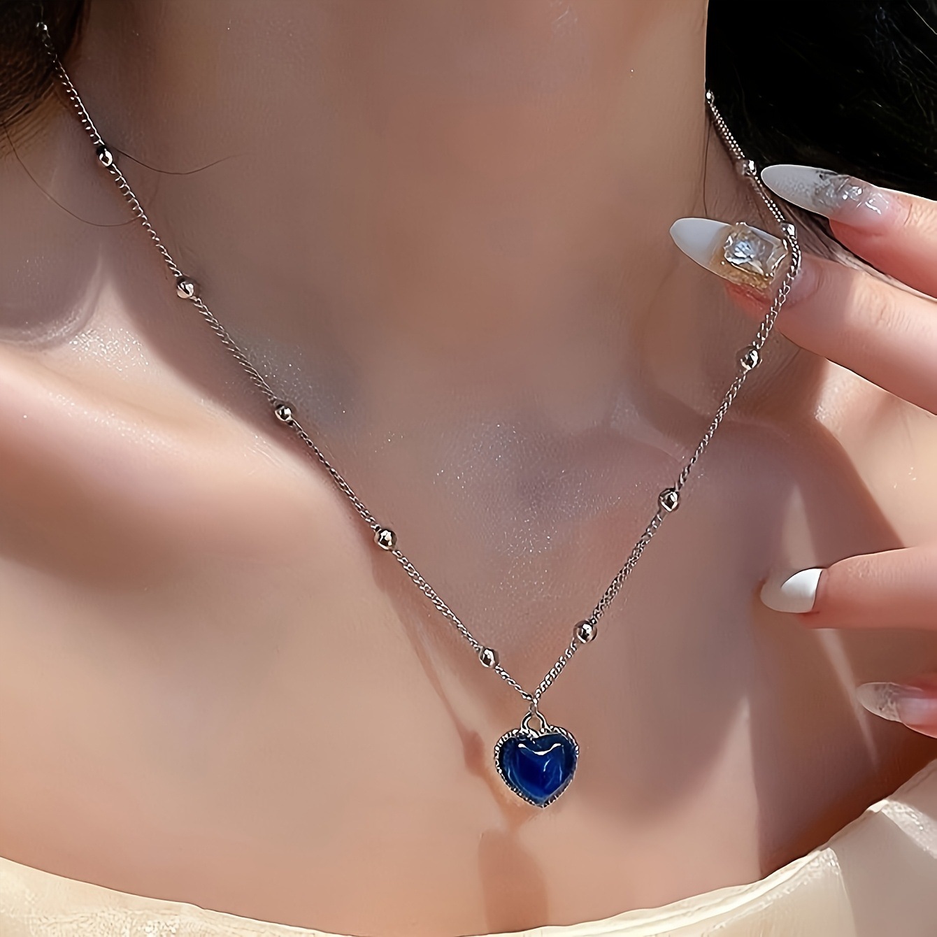 Collier pendentif thermochromi - Body Jewelry Websites avis et prix