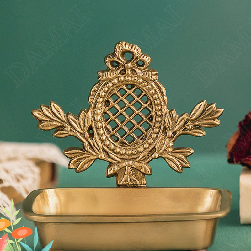 Boîte de Regina en métal artis - Body Jewelry Websites avis et prix