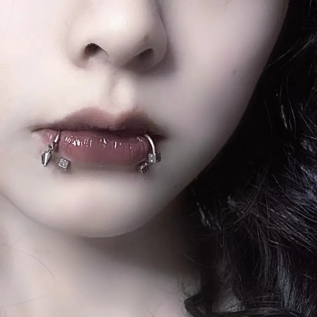 Faux rivet en forme de C en ac - Body Jewelry Labret avis et prix