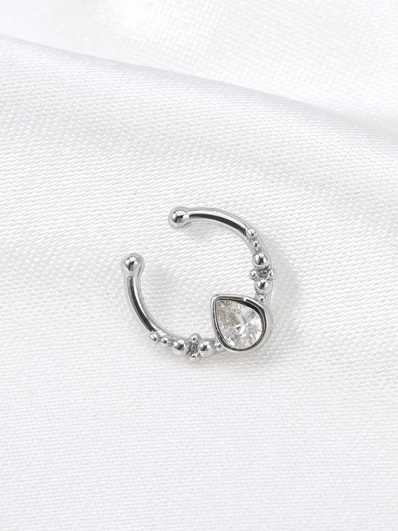 Anneau de faux nez en fer à ch - Body Jewelry Nose Studs avis et prix